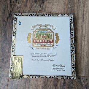 Arturo Fuente Collectors Cigar Box. Original Vintage Cigar Box. Made In DR.